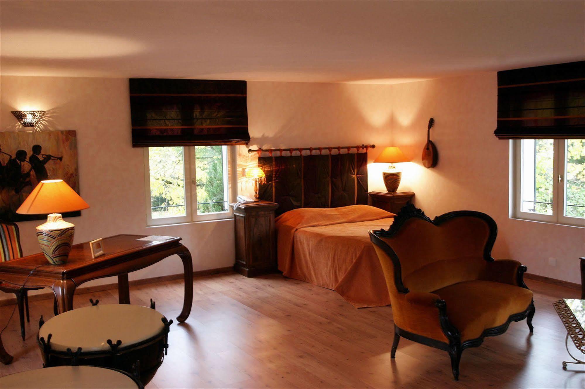 Chateau De La Dame Blanche - Logis Geneuille Dış mekan fotoğraf