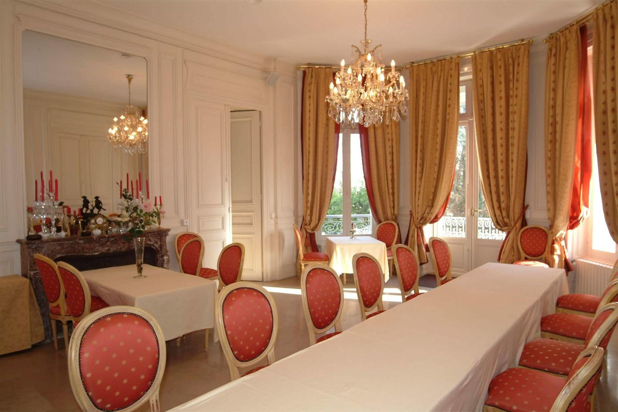Chateau De La Dame Blanche - Logis Geneuille Dış mekan fotoğraf